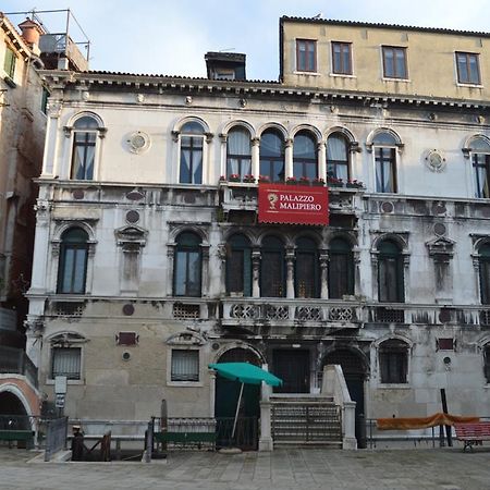 Residenza Ruga Giuffa Castello  Екстер'єр фото