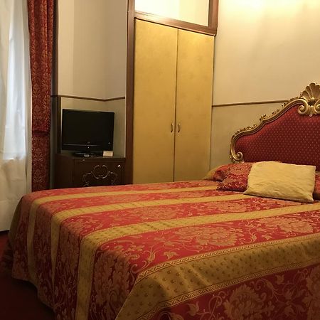 Residenza Ruga Giuffa Castello  Екстер'єр фото