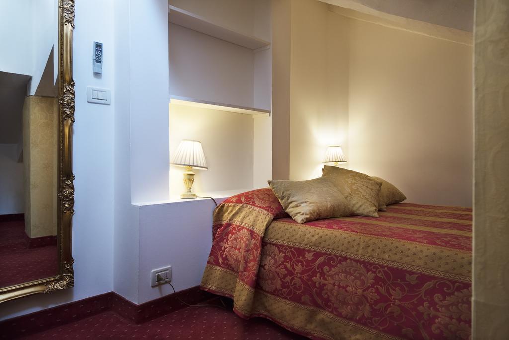 Residenza Ruga Giuffa Castello  Екстер'єр фото